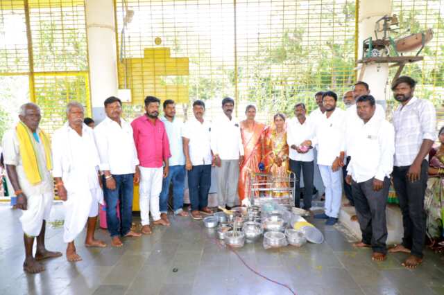 మానవత్వం చాటిన నాగిరెడ్డిపల్లి గ్రామం..  పేదింటి పెళ్లికి పెద్ద మనసుతో చేయూత..